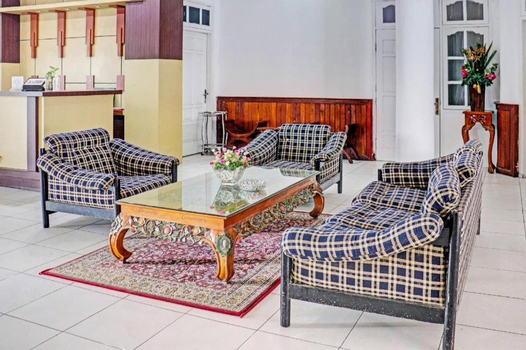 Oyo 90483 Homestay Permata Syariah Bangko Extérieur photo